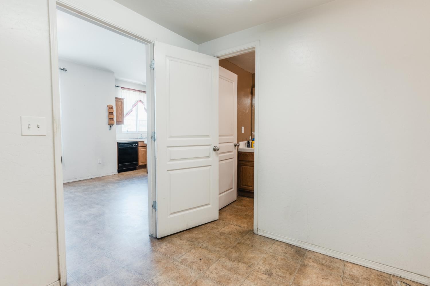 5145 E Benjamin Ave, Fresno, CA 93727