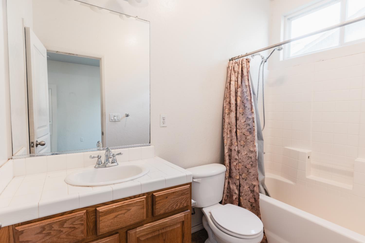 5145 E Benjamin Ave, Fresno, CA 93727