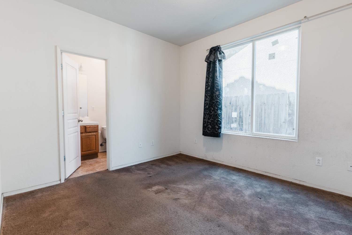5145 E Benjamin Ave, Fresno, CA 93727