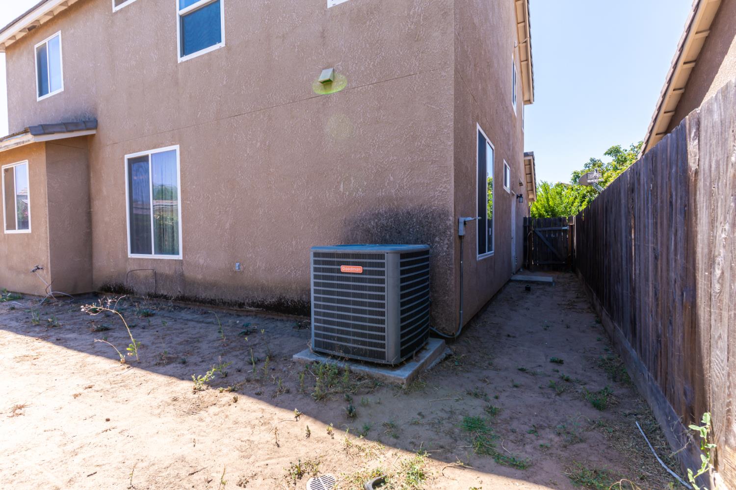 5145 E Benjamin Ave, Fresno, CA 93727