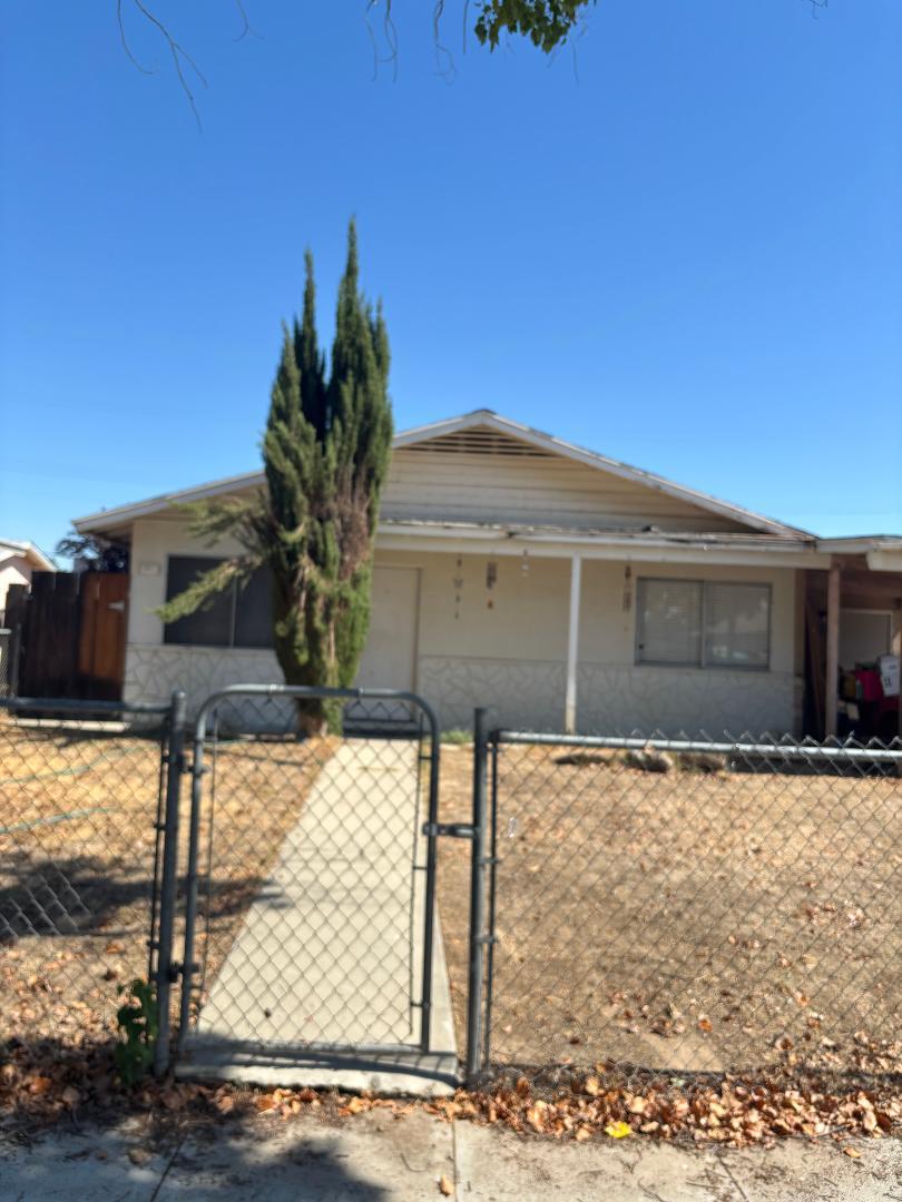 5969 E Garland Ave, Fresno, CA 93727