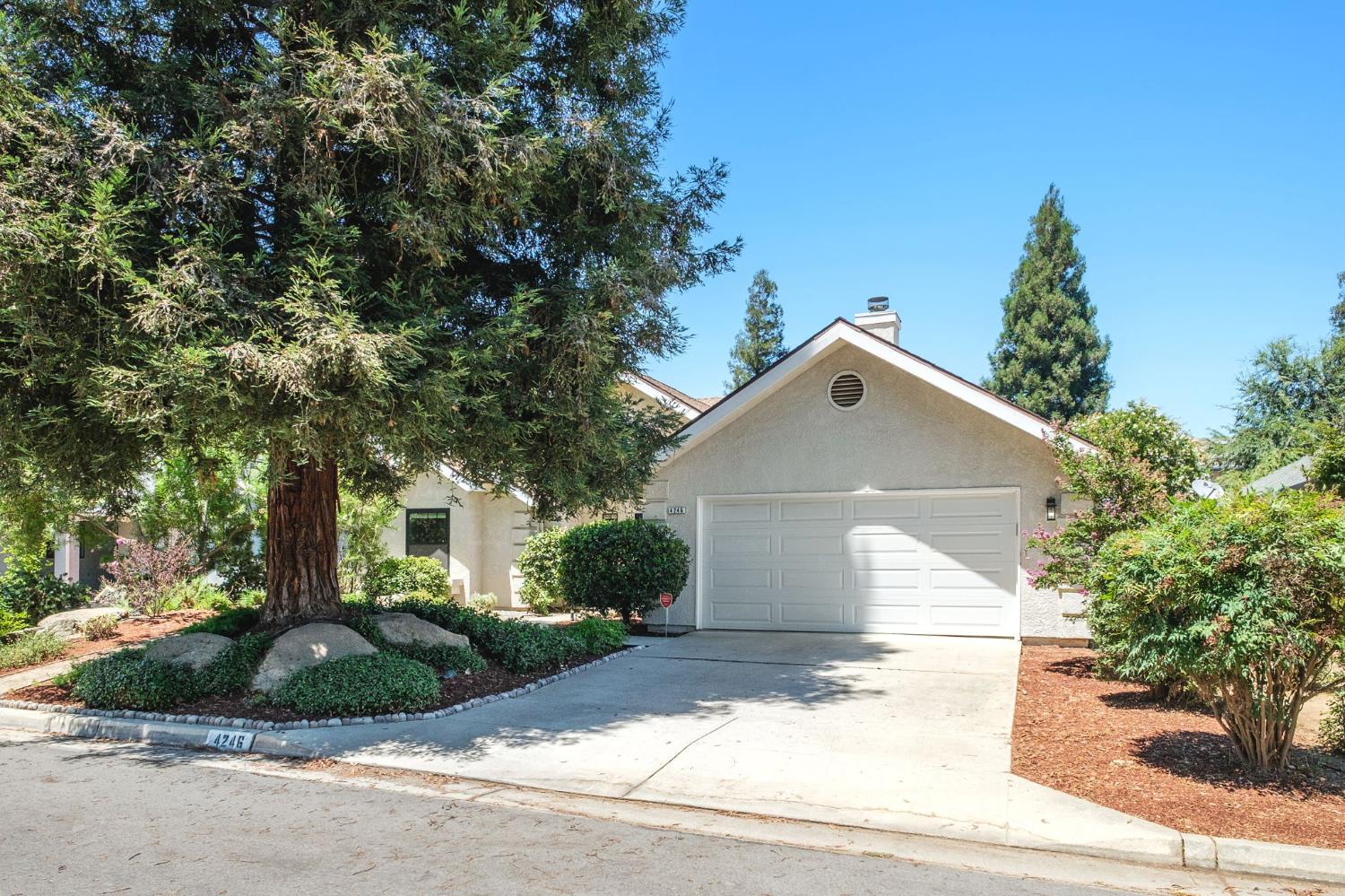 4246 W Los Altos Ave, Fresno, CA 93722