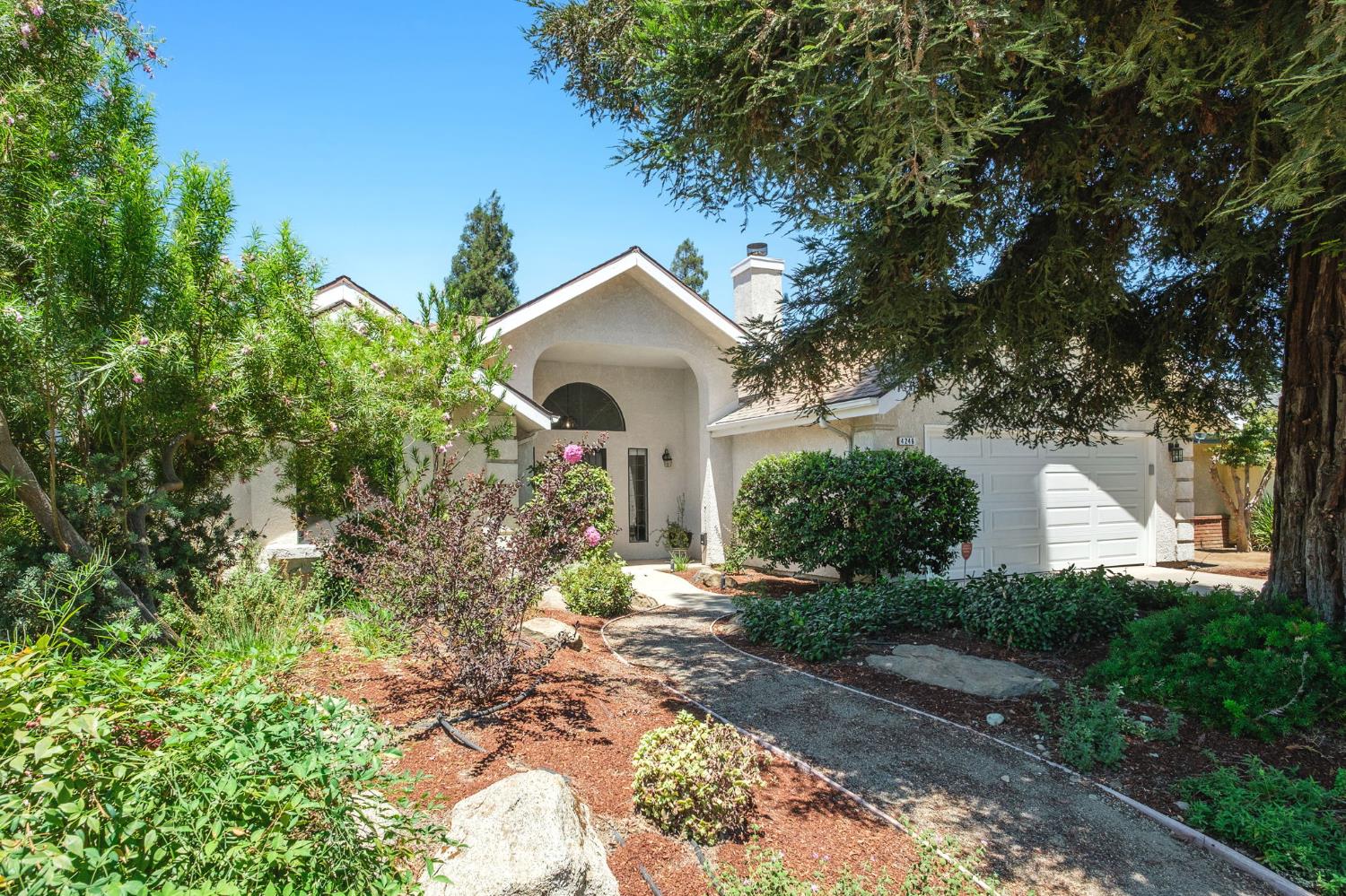 4246 W Los Altos Ave, Fresno, CA 93722