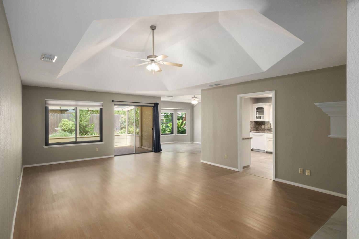 4246 W Los Altos Ave, Fresno, CA 93722