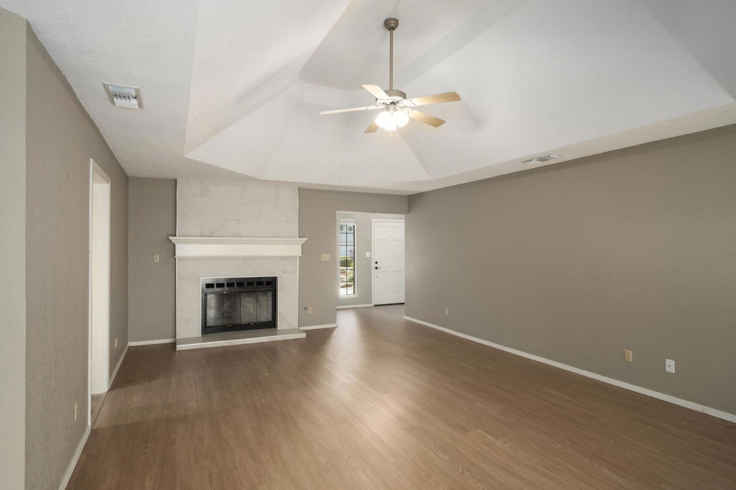4246 W Los Altos Ave, Fresno, CA 93722