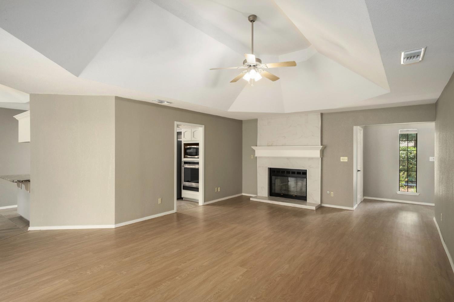 4246 W Los Altos Ave, Fresno, CA 93722