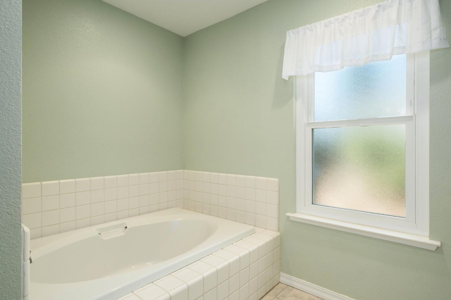 4246 W Los Altos Ave, Fresno, CA 93722