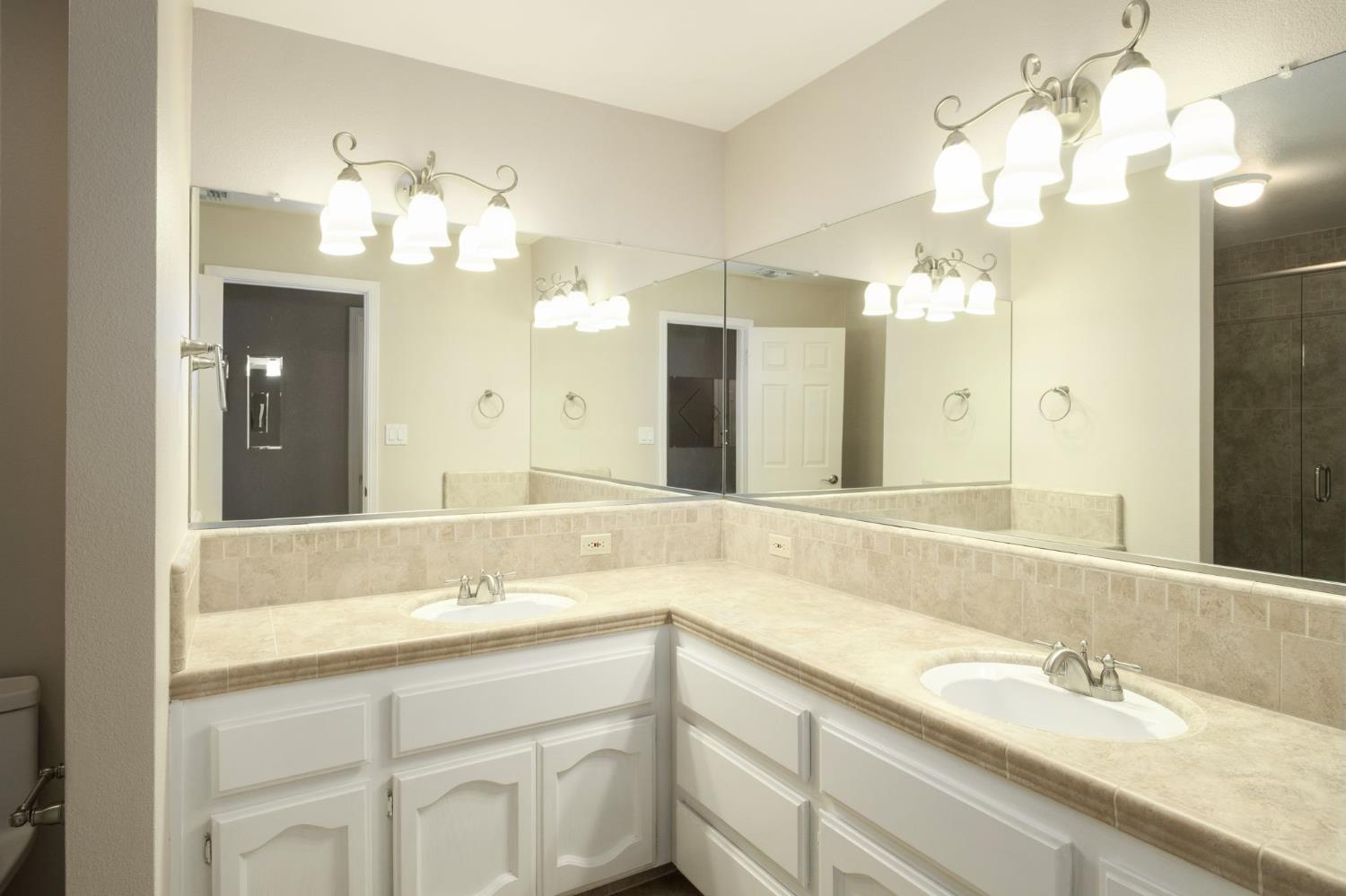 4246 W Los Altos Ave, Fresno, CA 93722