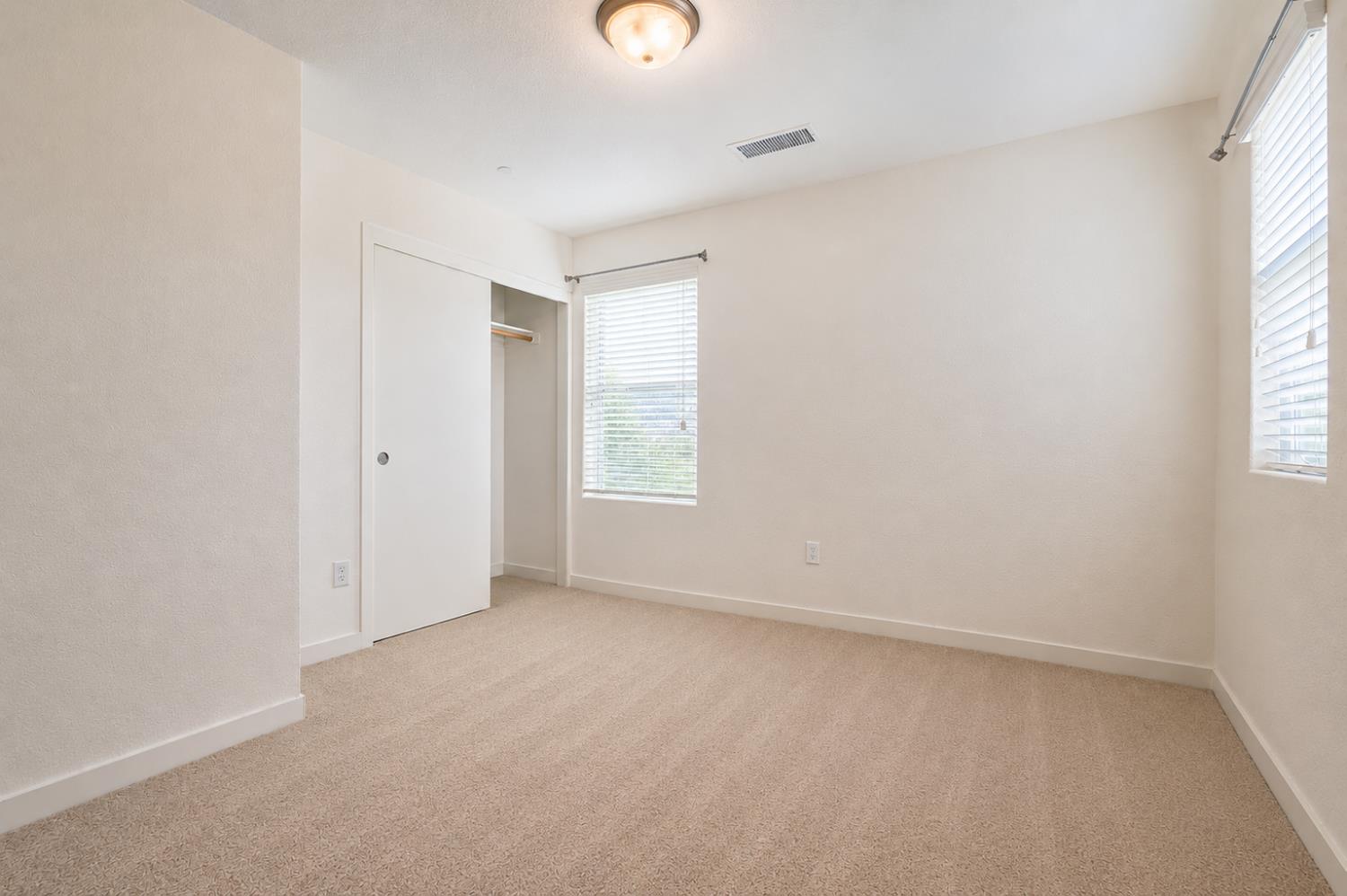 2623 N Mcarthur Ave, Fresno, CA 93727