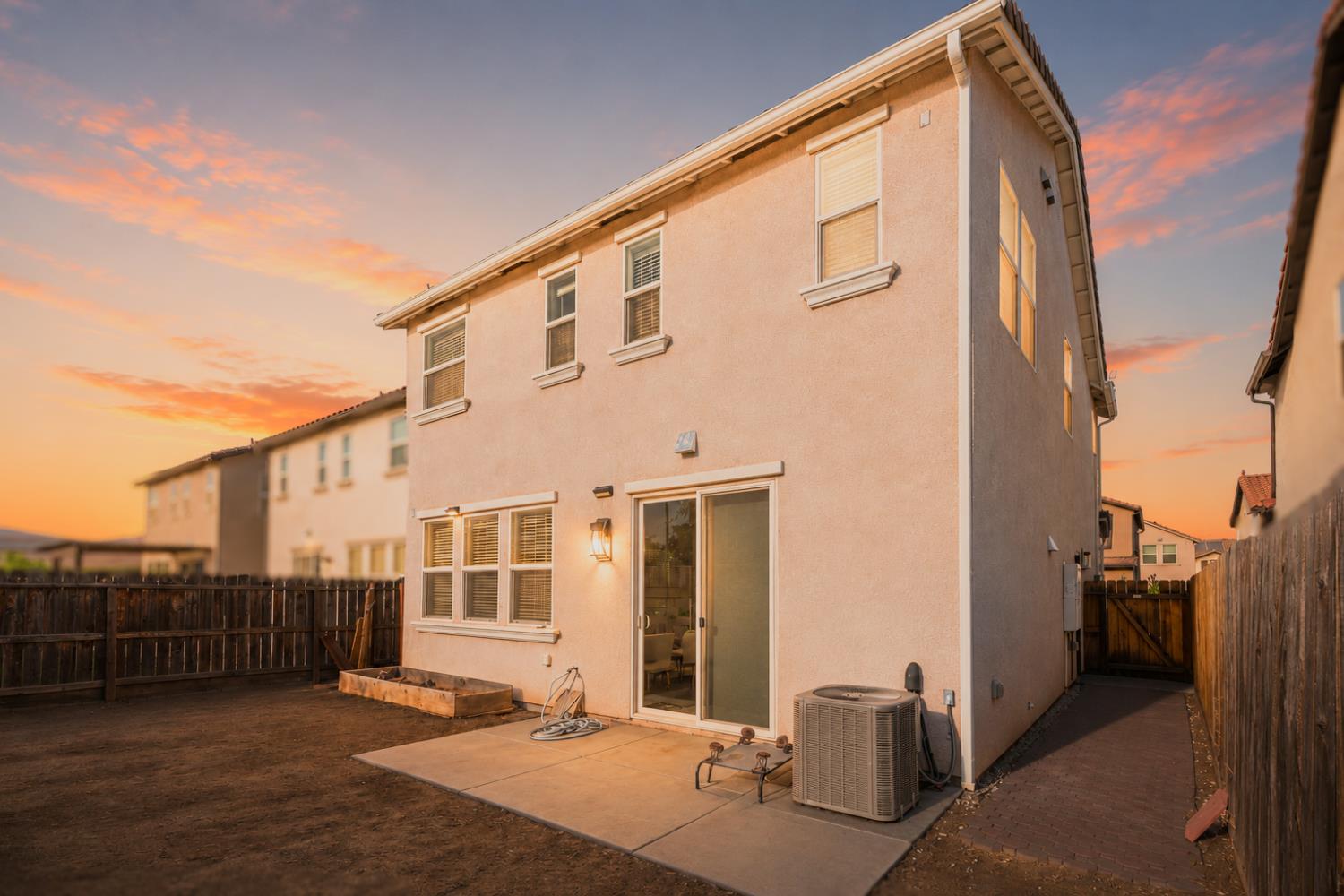 2623 N Mcarthur Ave, Fresno, CA 93727