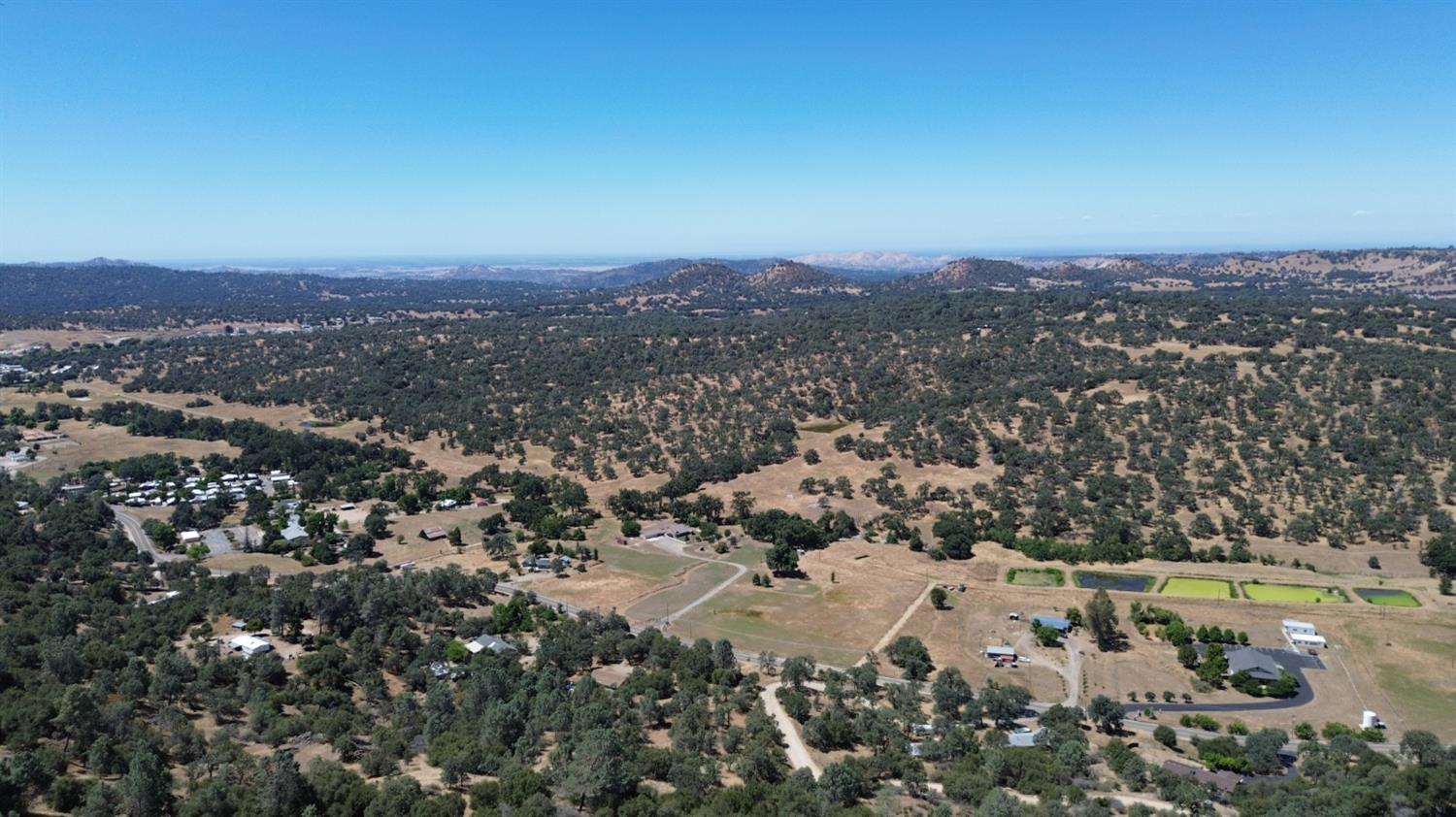 28 Buckaroo Ln, Auberry, CA 93602