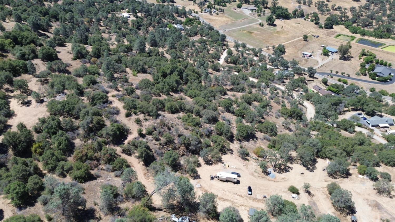 28 Buckaroo Ln, Auberry, CA 93602