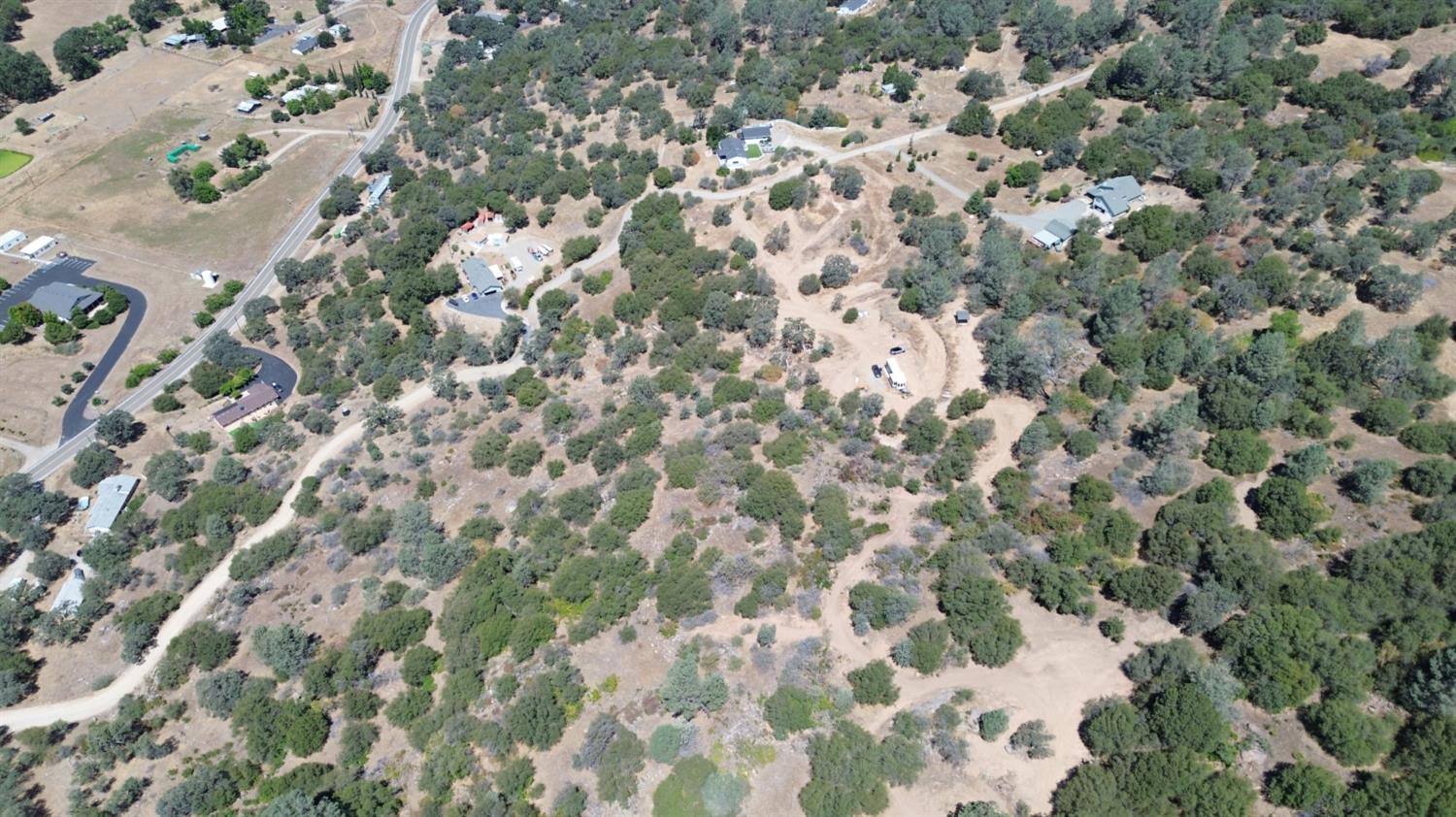28 Buckaroo Ln, Auberry, CA 93602