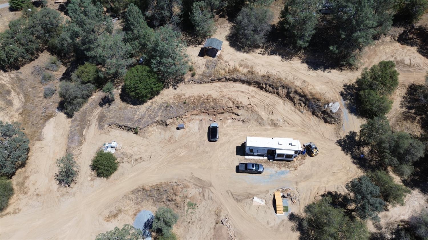 28 Buckaroo Ln, Auberry, CA 93602