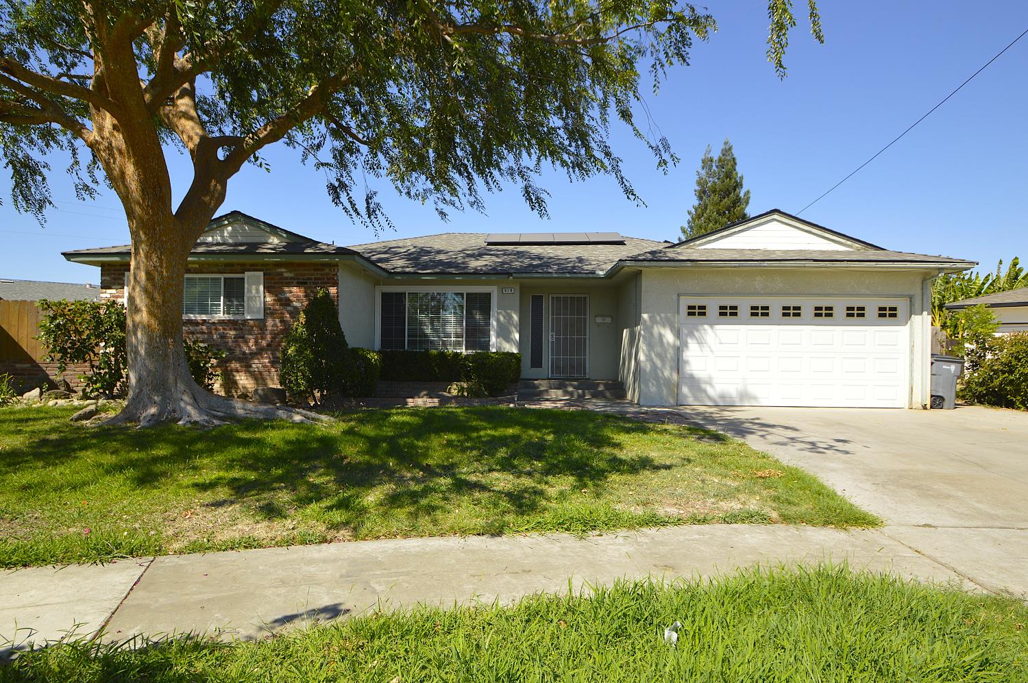 516 E Roberts Ave, Fresno, CA 93710
