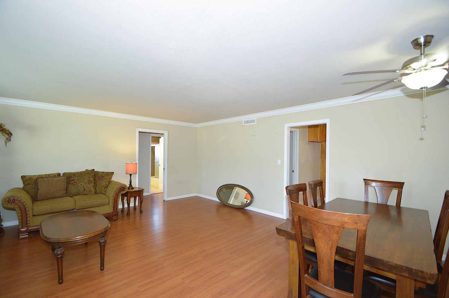 516 E Roberts Ave, Fresno, CA 93710
