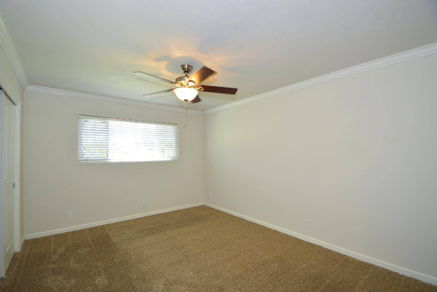 516 E Roberts Ave, Fresno, CA 93710