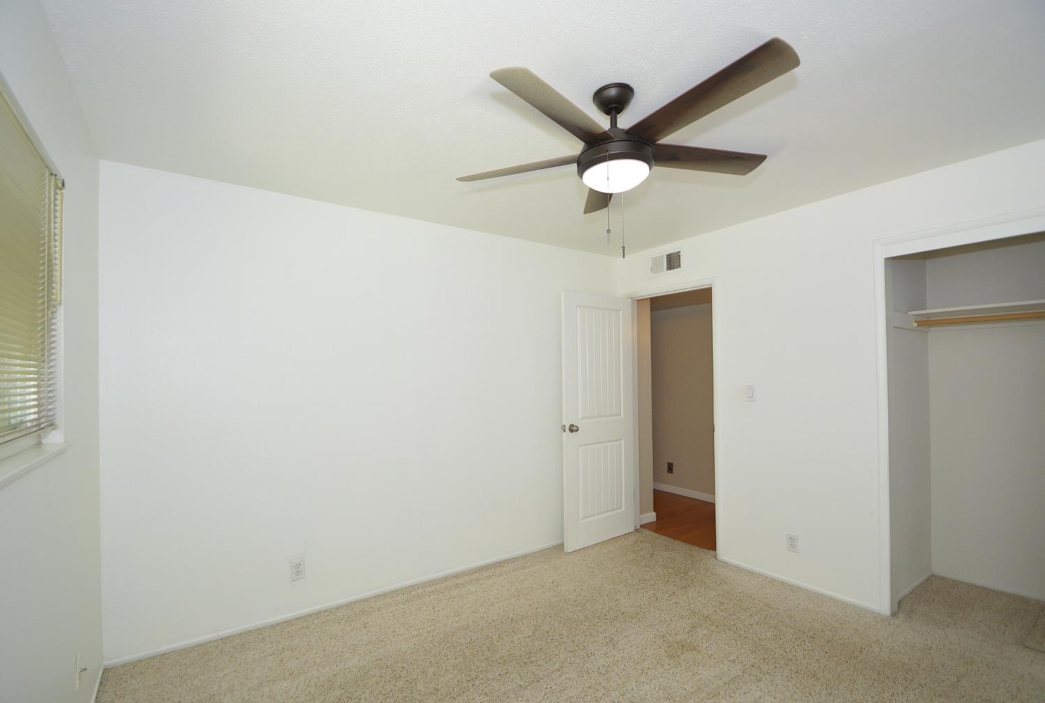 516 E Roberts Ave, Fresno, CA 93710