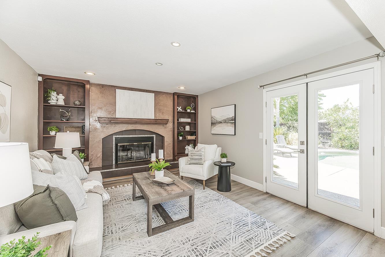 1074 E Cole, Fresno, CA 93720