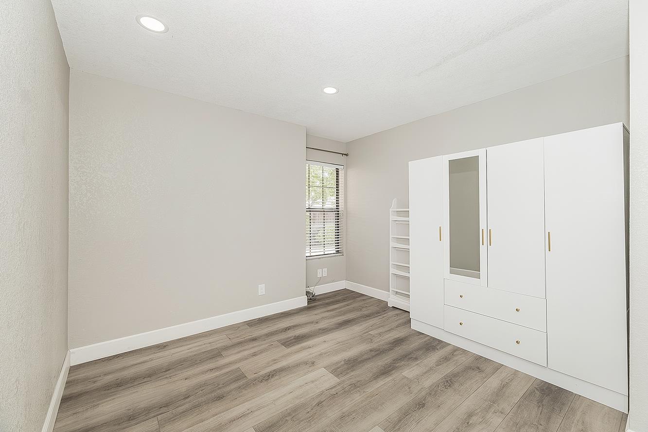 1074 E Cole, Fresno, CA 93720