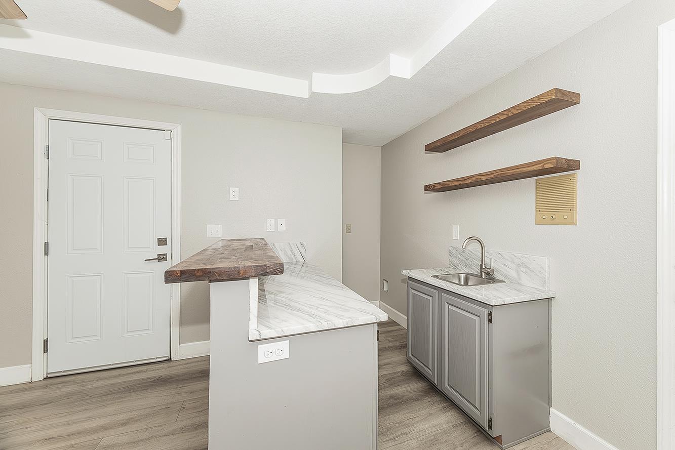 1074 E Cole, Fresno, CA 93720
