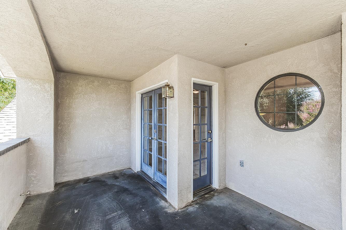 1074 E Cole, Fresno, CA 93720