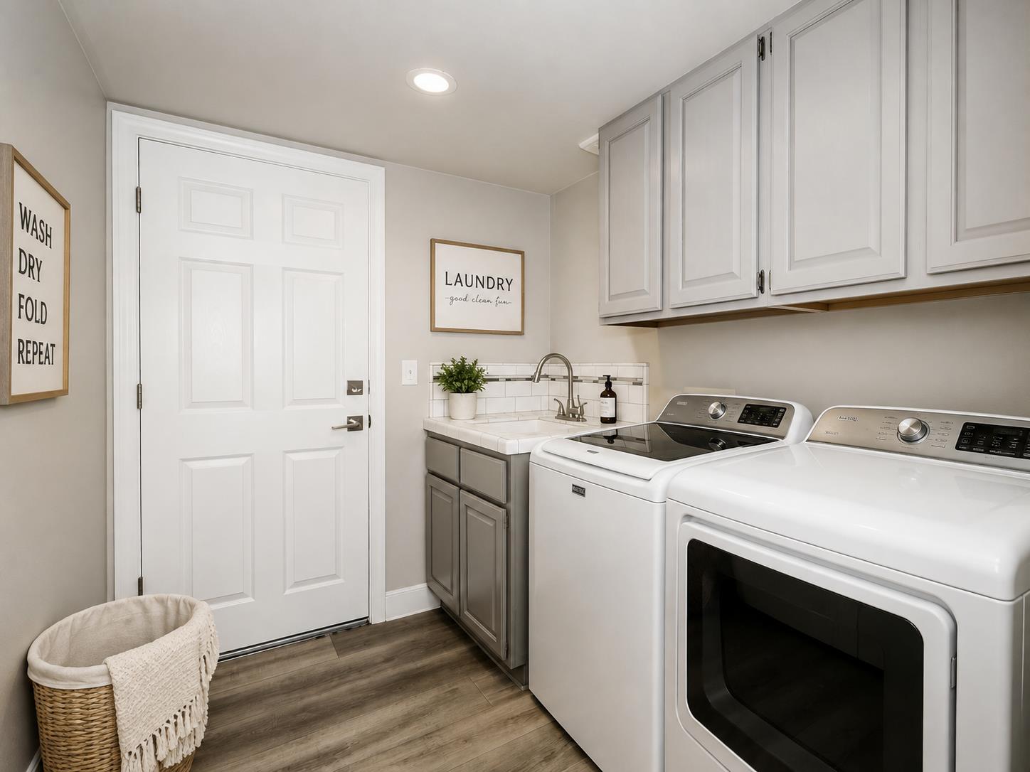 1074 E Cole, Fresno, CA 93720