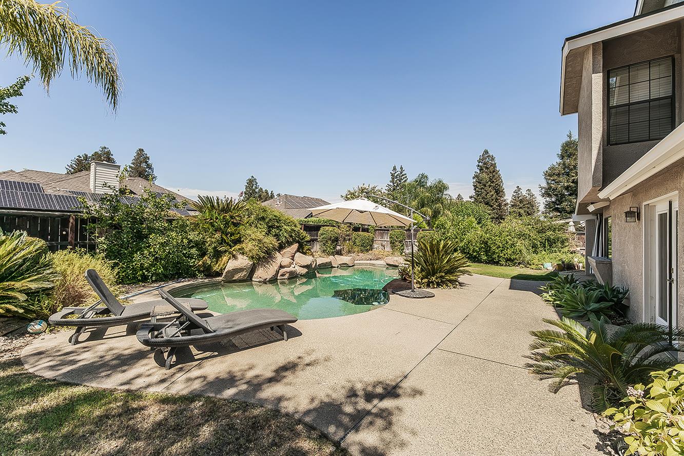1074 E Cole, Fresno, CA 93720