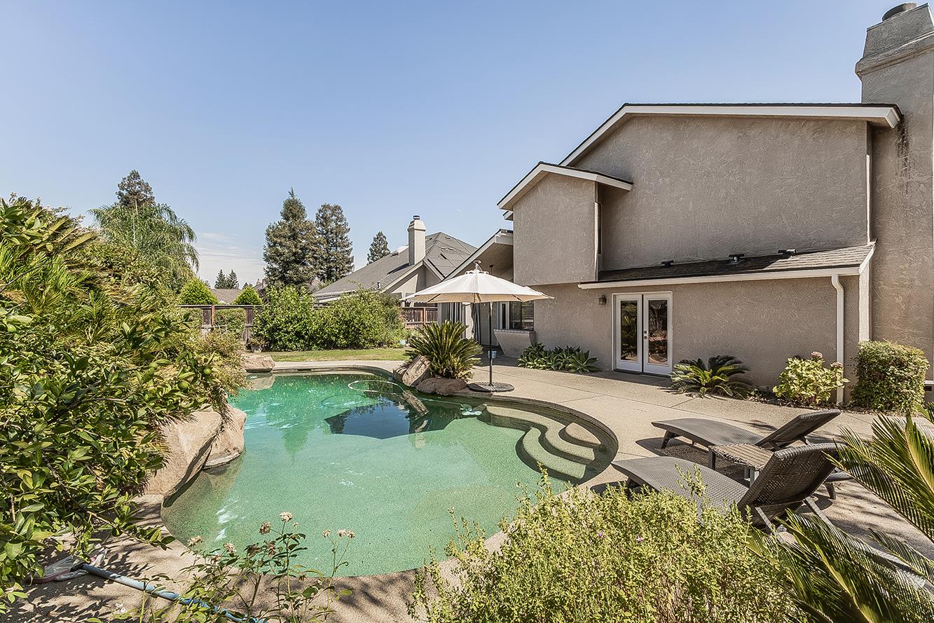 1074 E Cole, Fresno, CA 93720