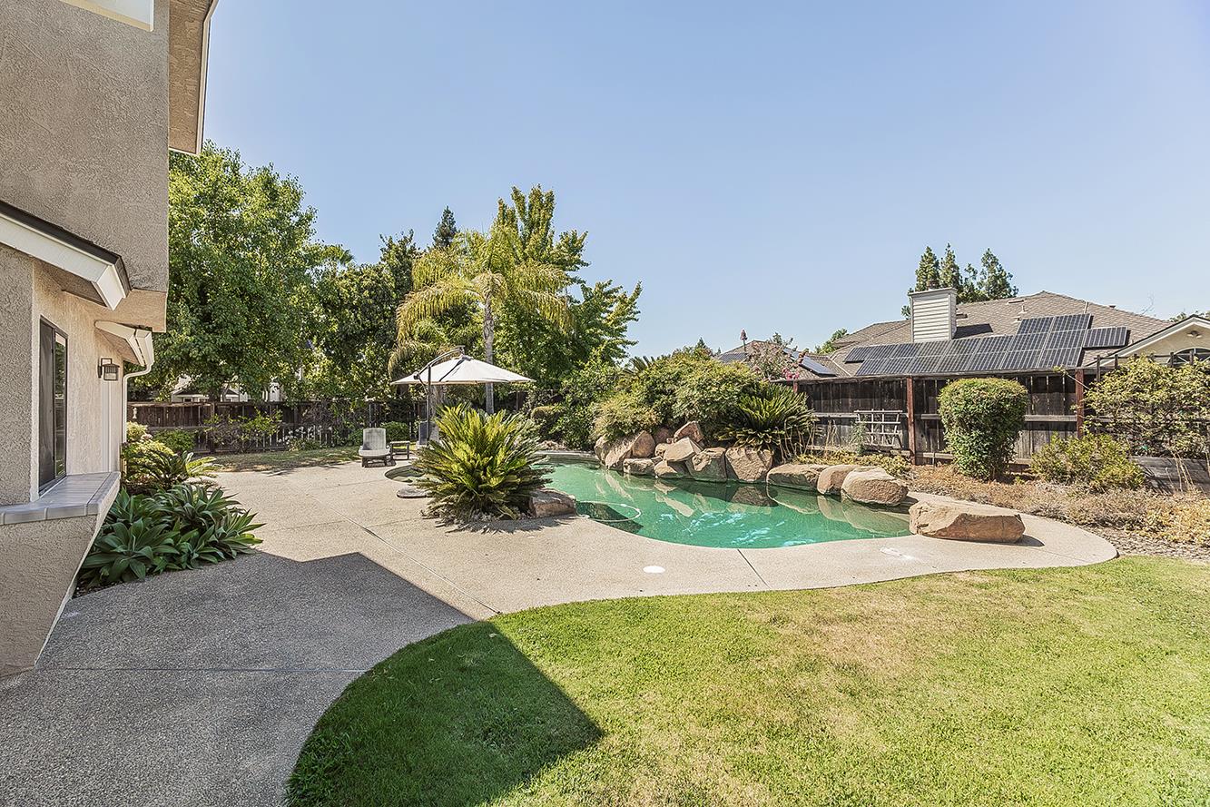1074 E Cole, Fresno, CA 93720