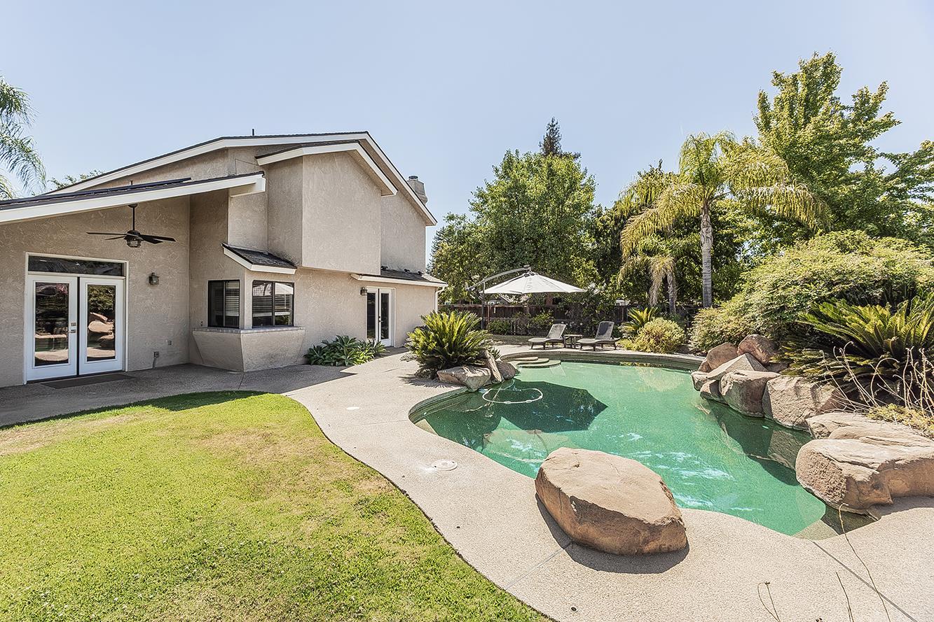 1074 E Cole, Fresno, CA 93720
