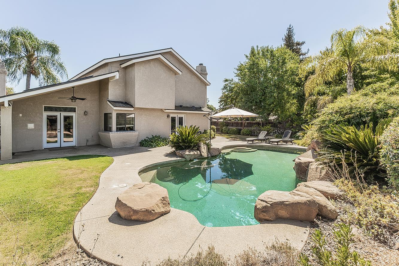 1074 E Cole, Fresno, CA 93720