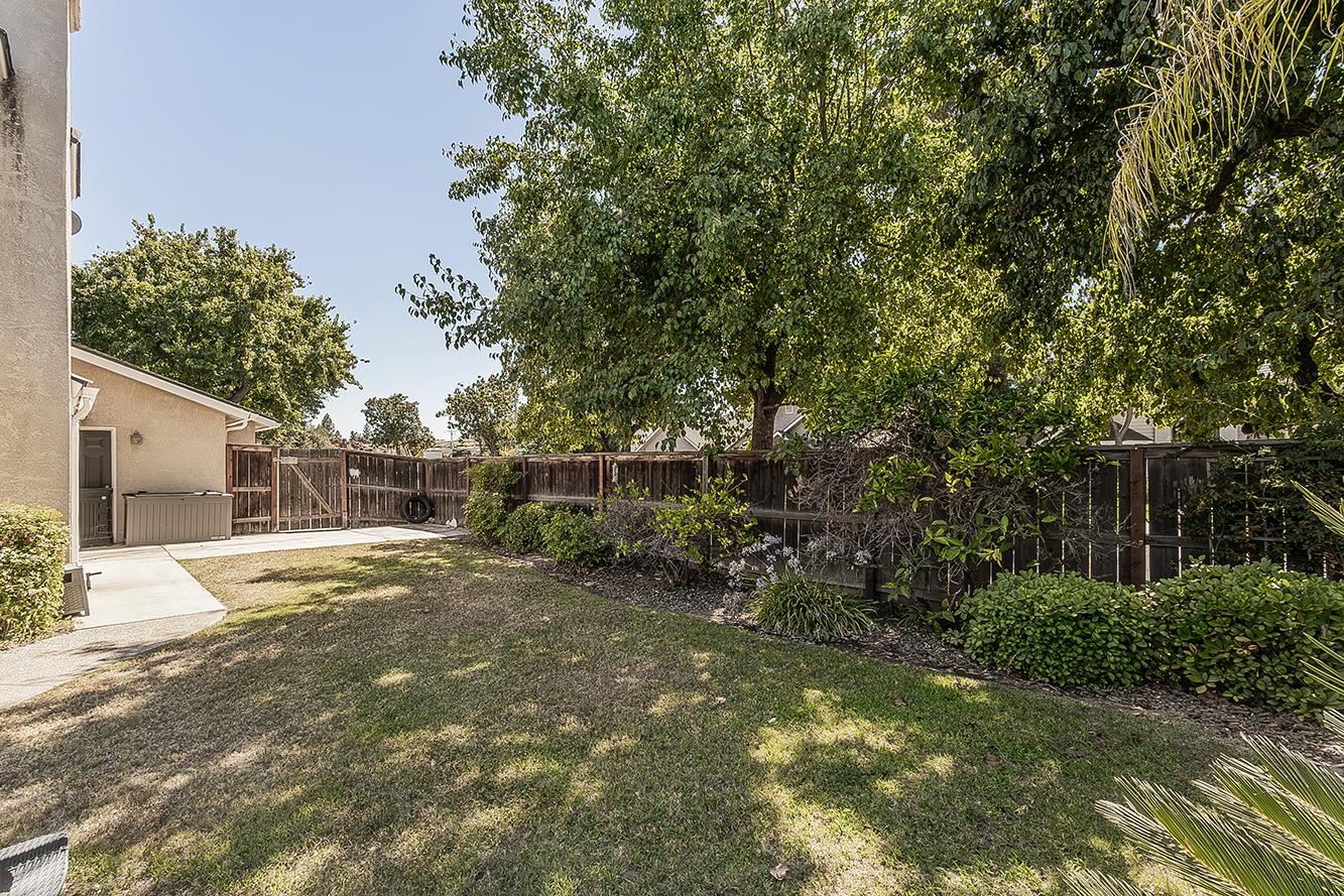 1074 E Cole, Fresno, CA 93720