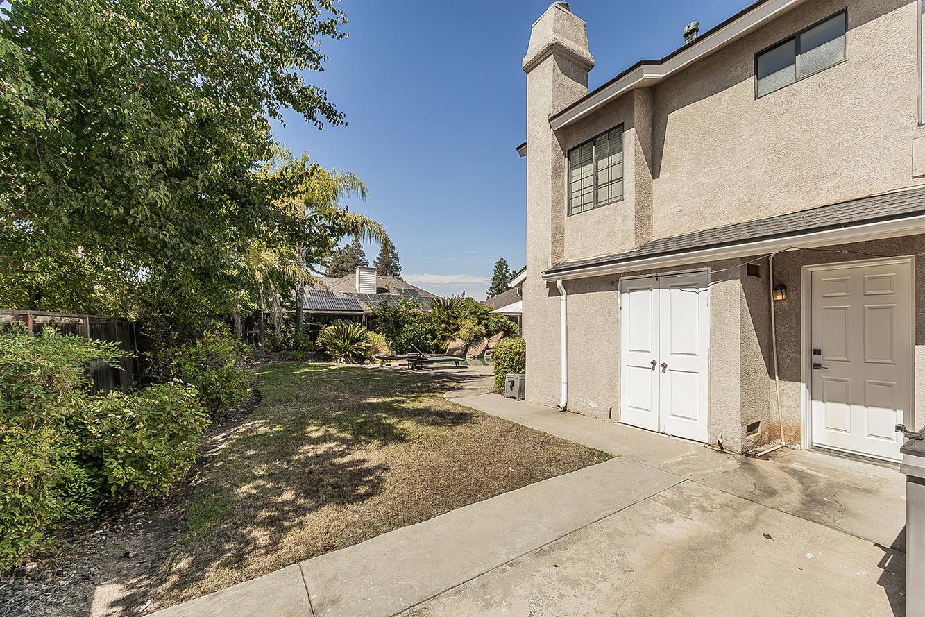 1074 E Cole, Fresno, CA 93720