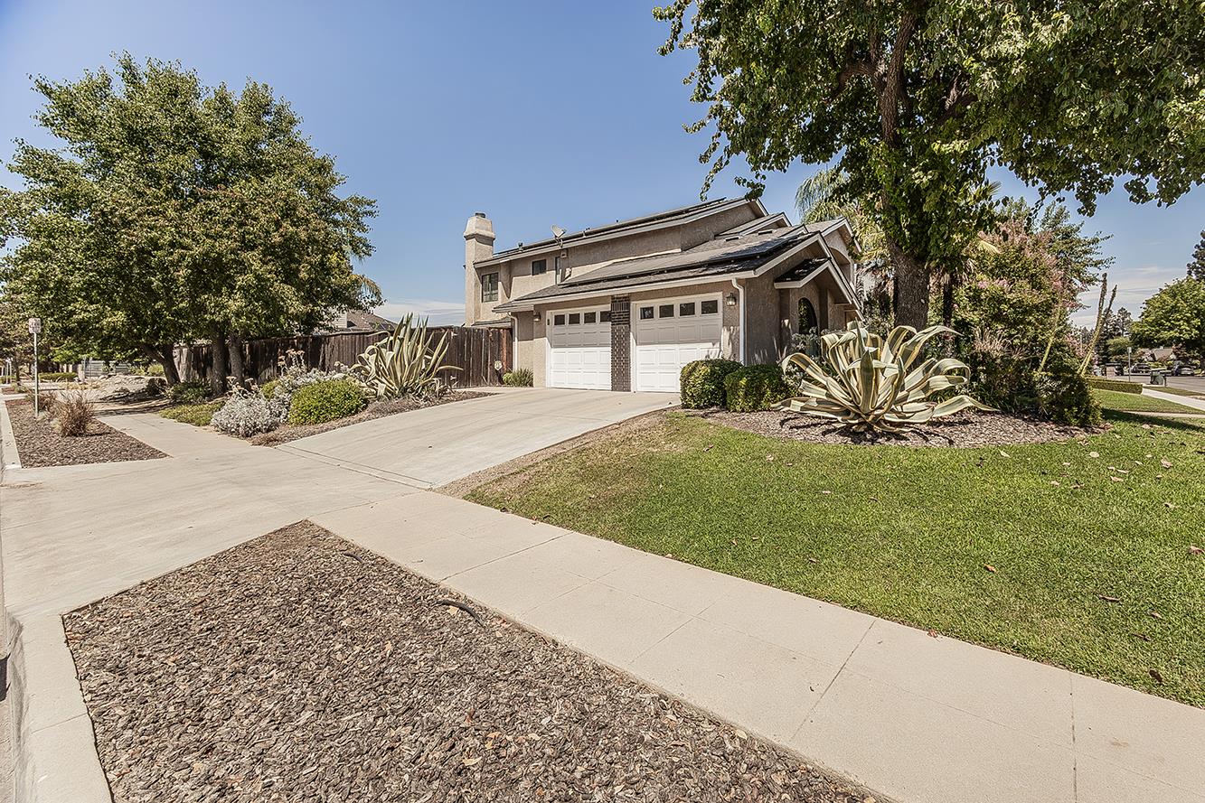 1074 E Cole, Fresno, CA 93720
