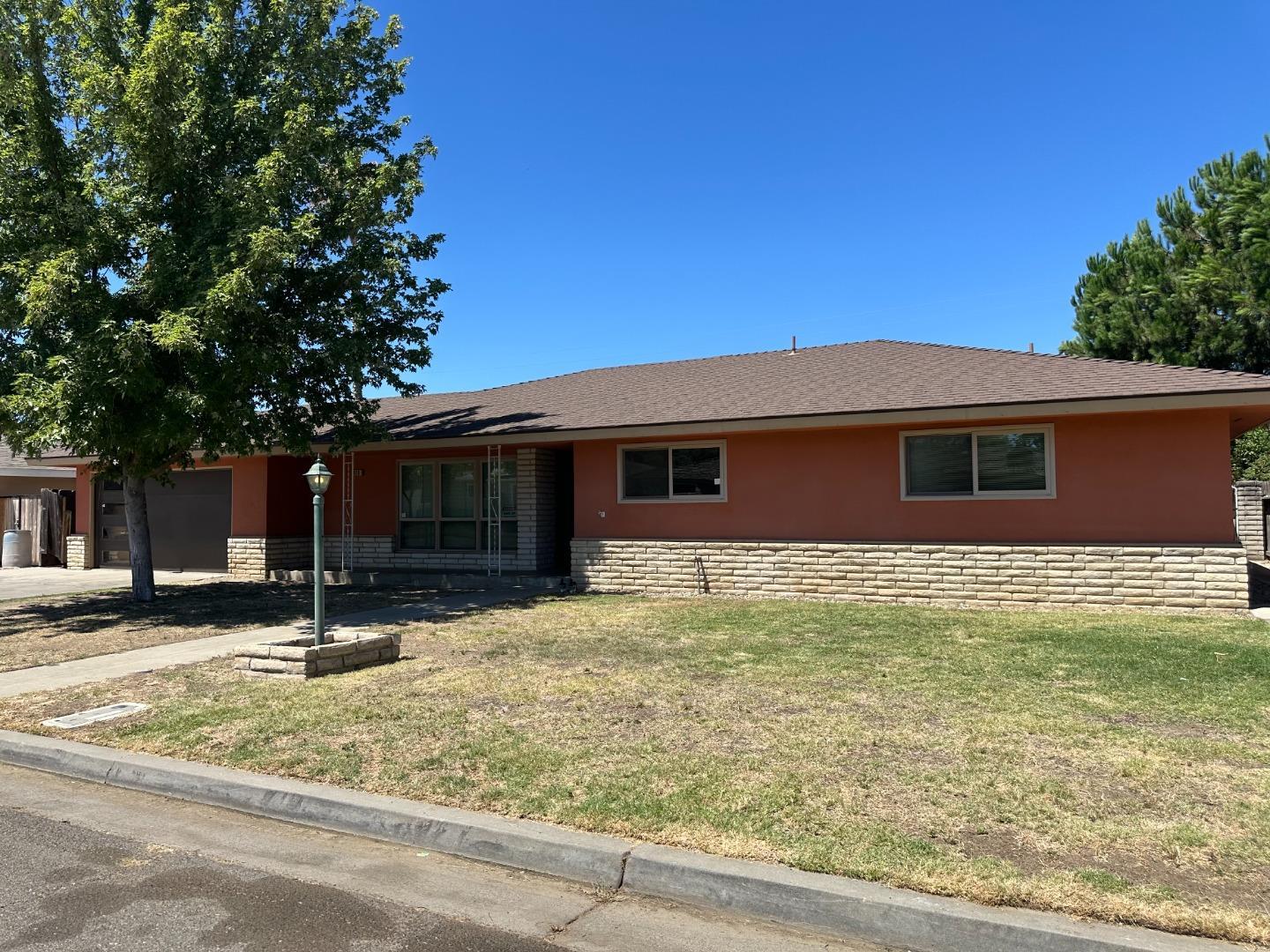 416 Krest St, Madera, CA 93637