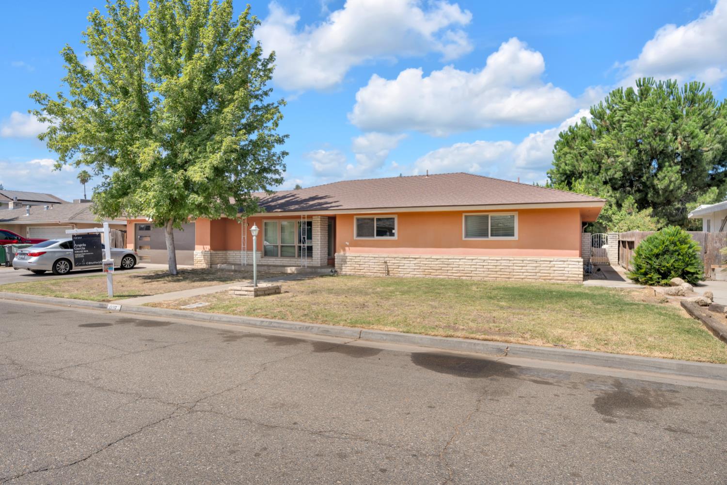 416 Krest St, Madera, CA 93637