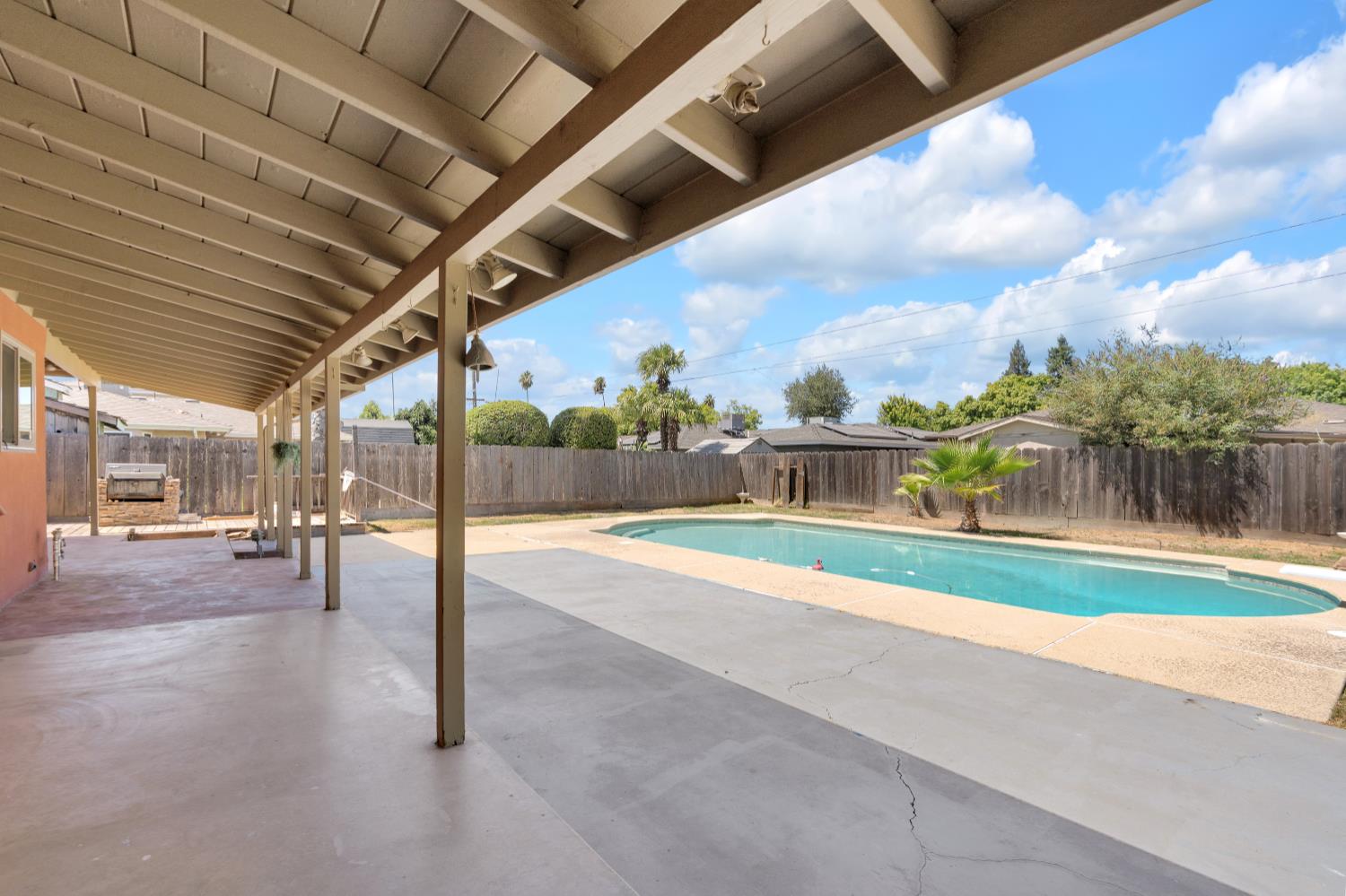 416 Krest St, Madera, CA 93637