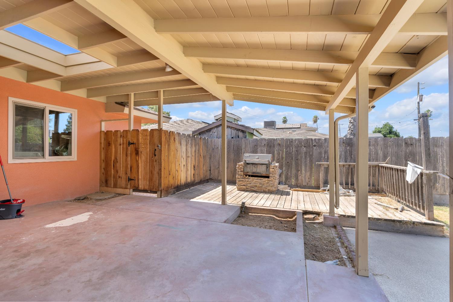 416 Krest St, Madera, CA 93637