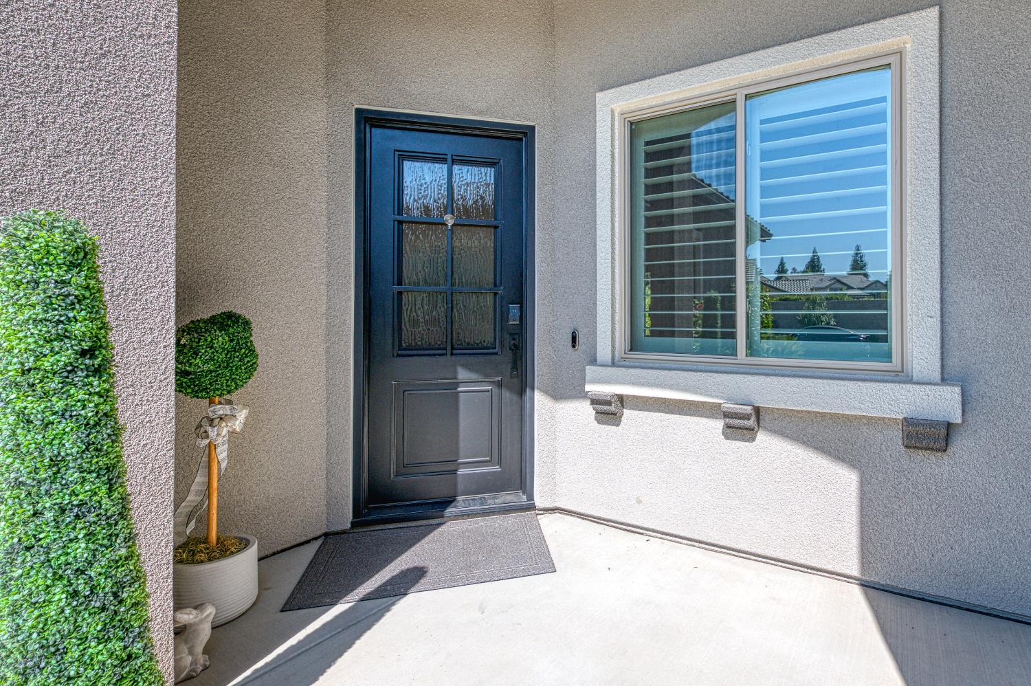 11739 N Turf Dr, Fresno, CA 93730