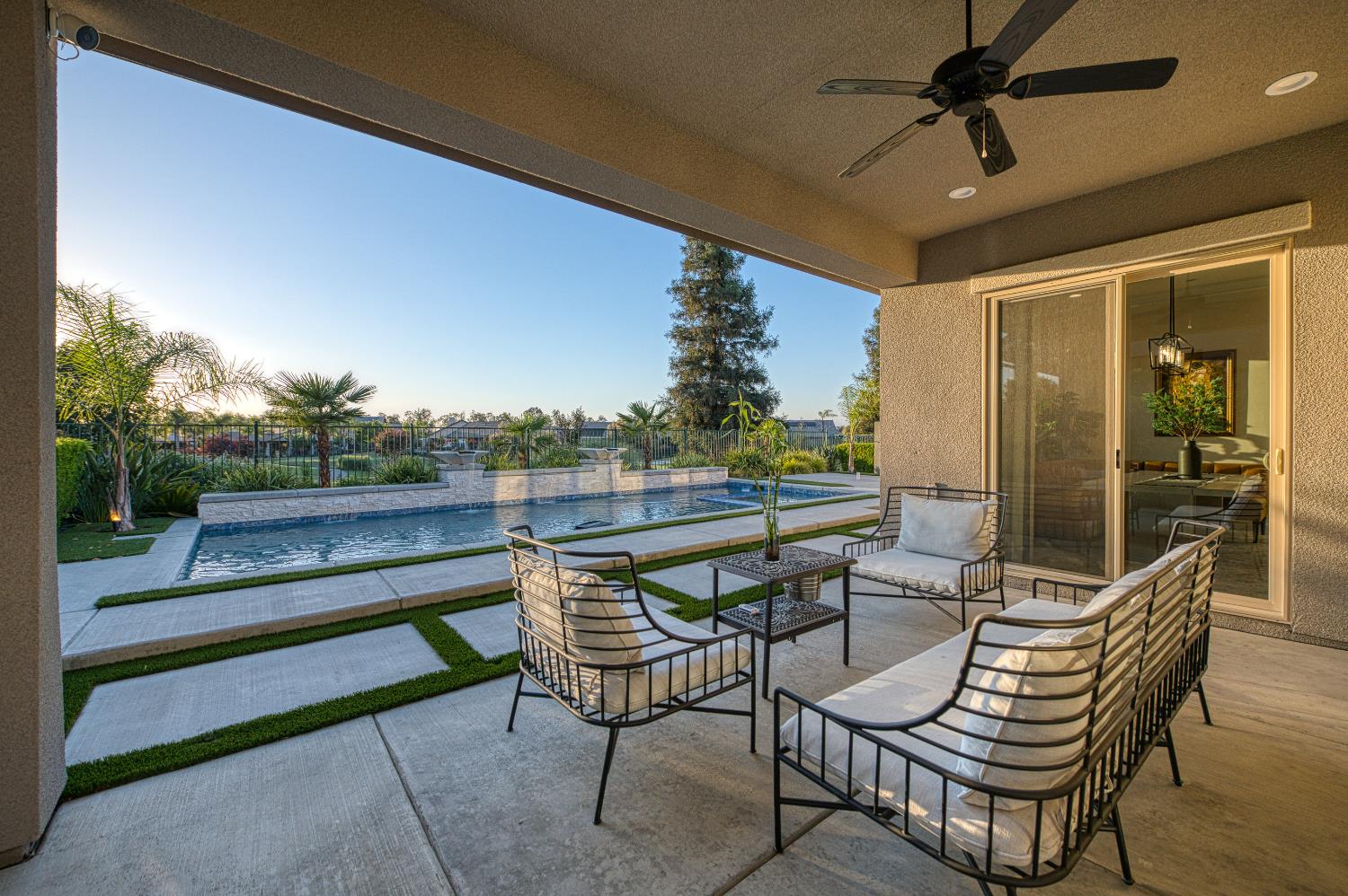 11739 N Turf Dr, Fresno, CA 93730