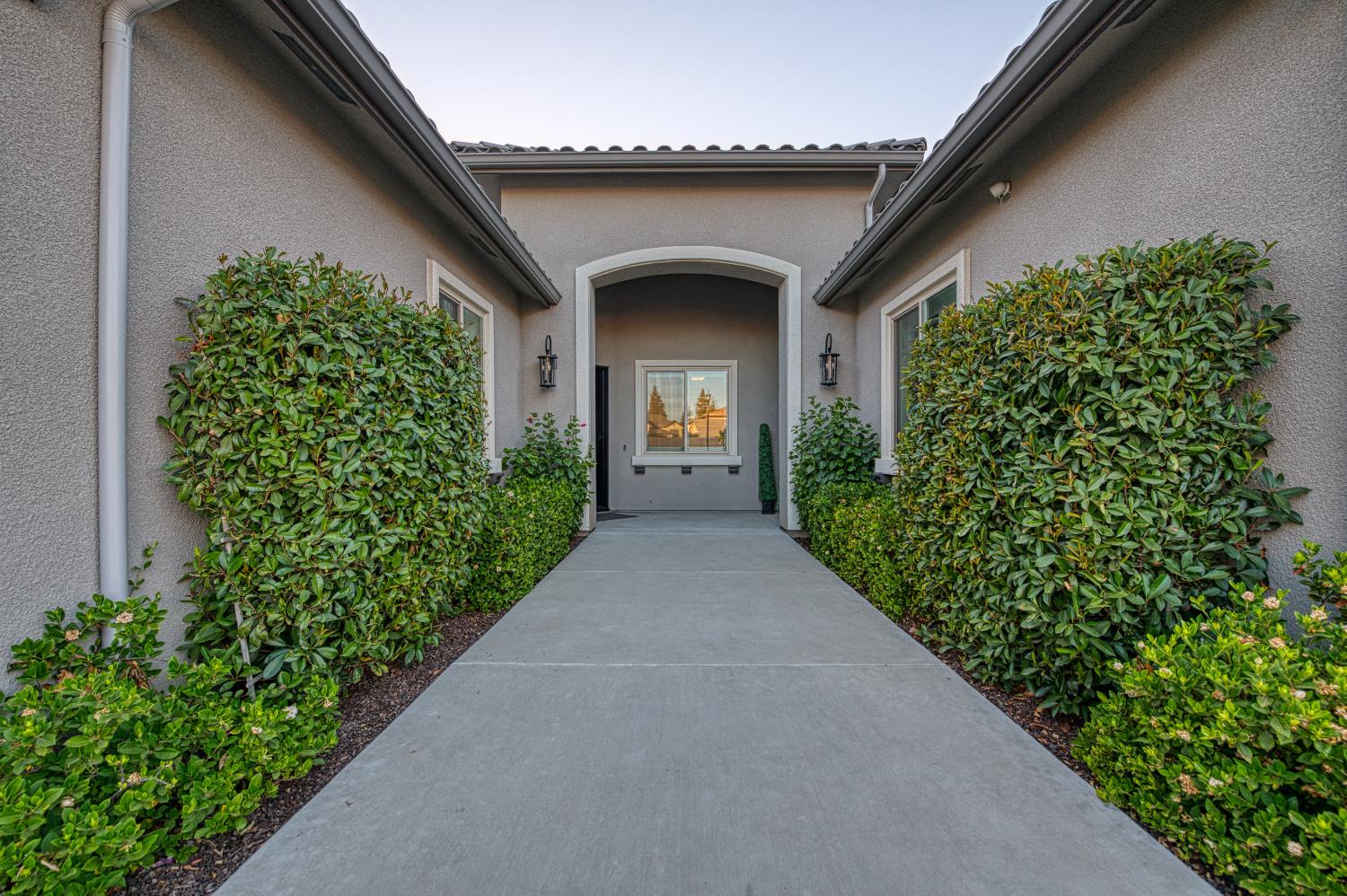 11739 N Turf Dr, Fresno, CA 93730