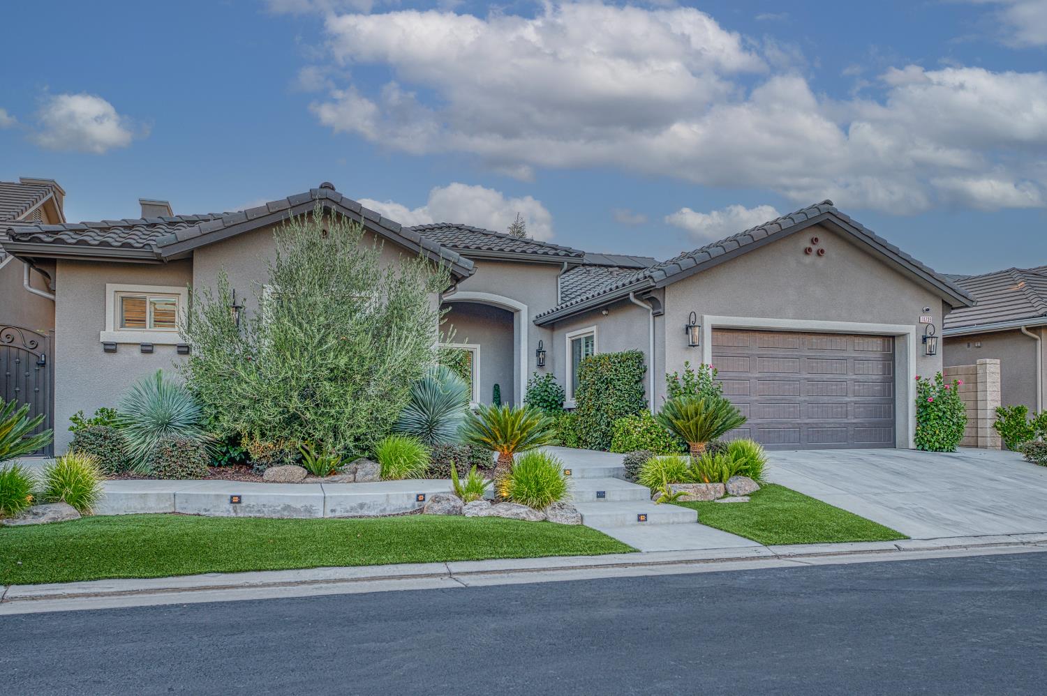 11739 N Turf Dr, Fresno, CA 93730