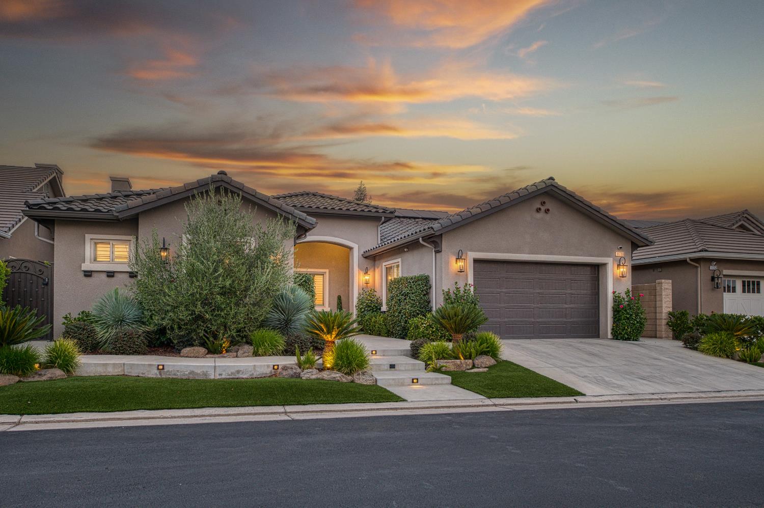 11739 N Turf Dr, Fresno, CA 93730
