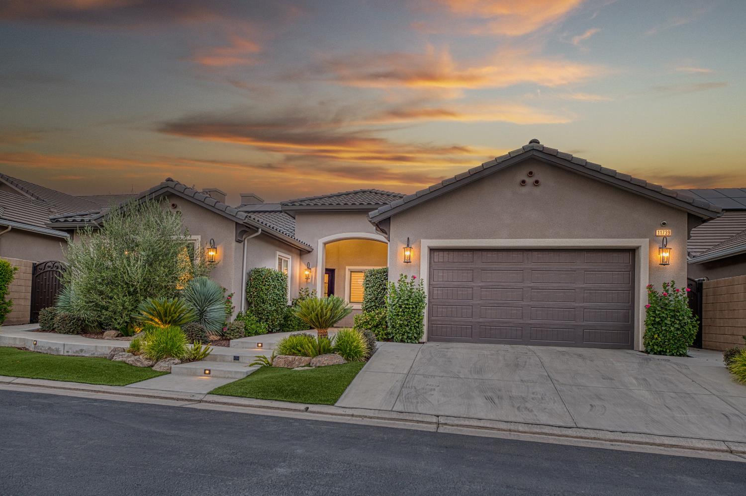 11739 N Turf Dr, Fresno, CA 93730