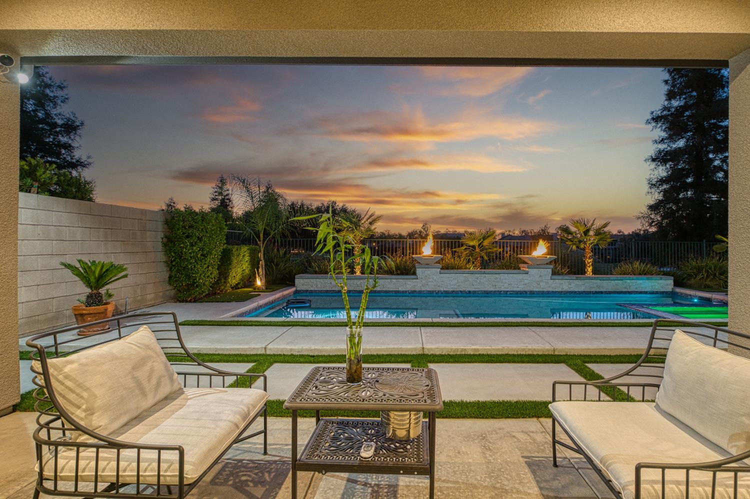 11739 N Turf Dr, Fresno, CA 93730