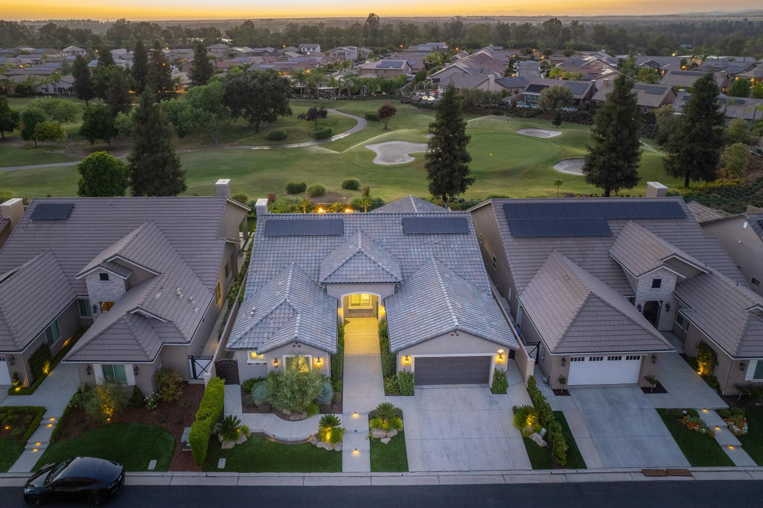 11739 N Turf Dr, Fresno, CA 93730