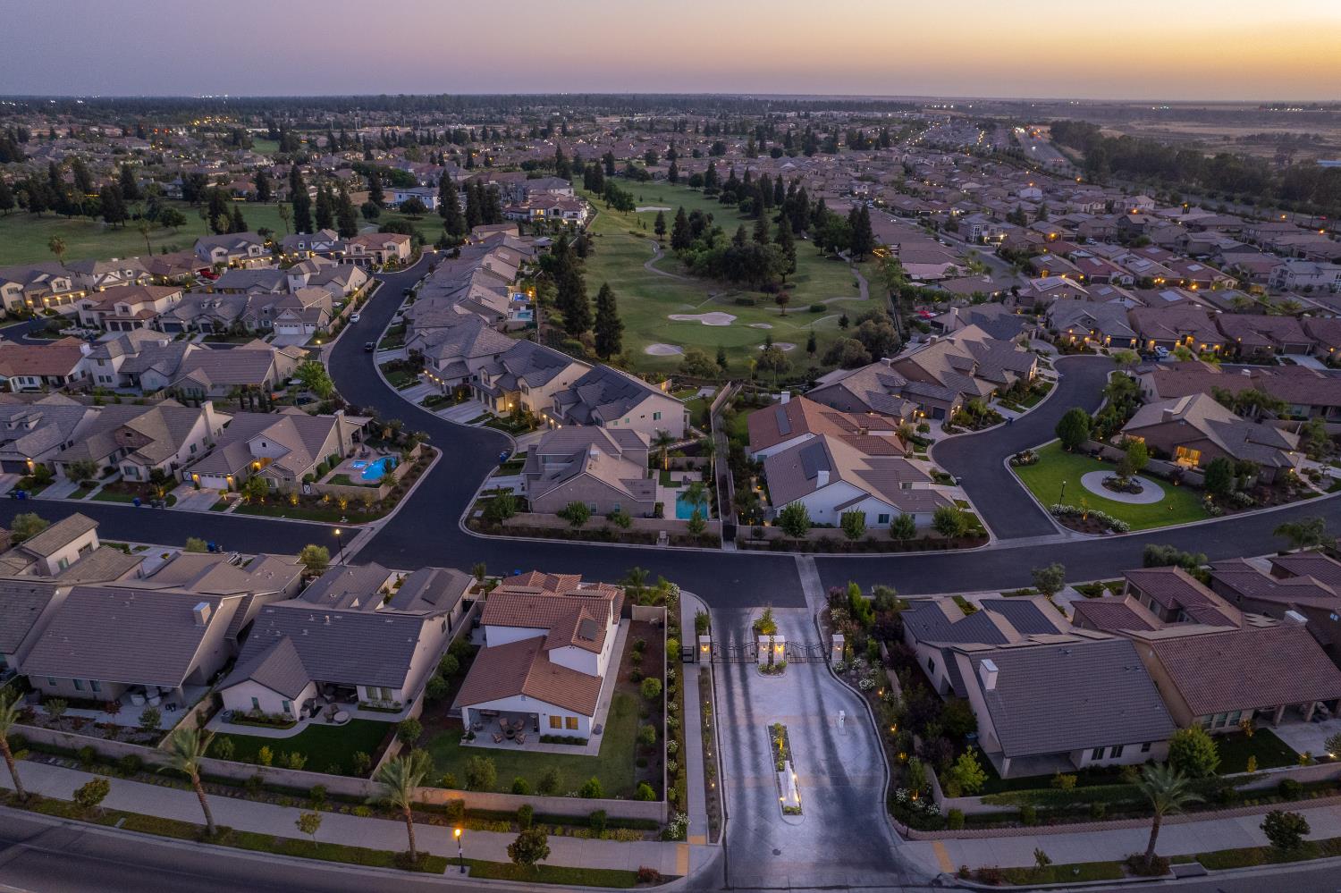 11739 N Turf Dr, Fresno, CA 93730