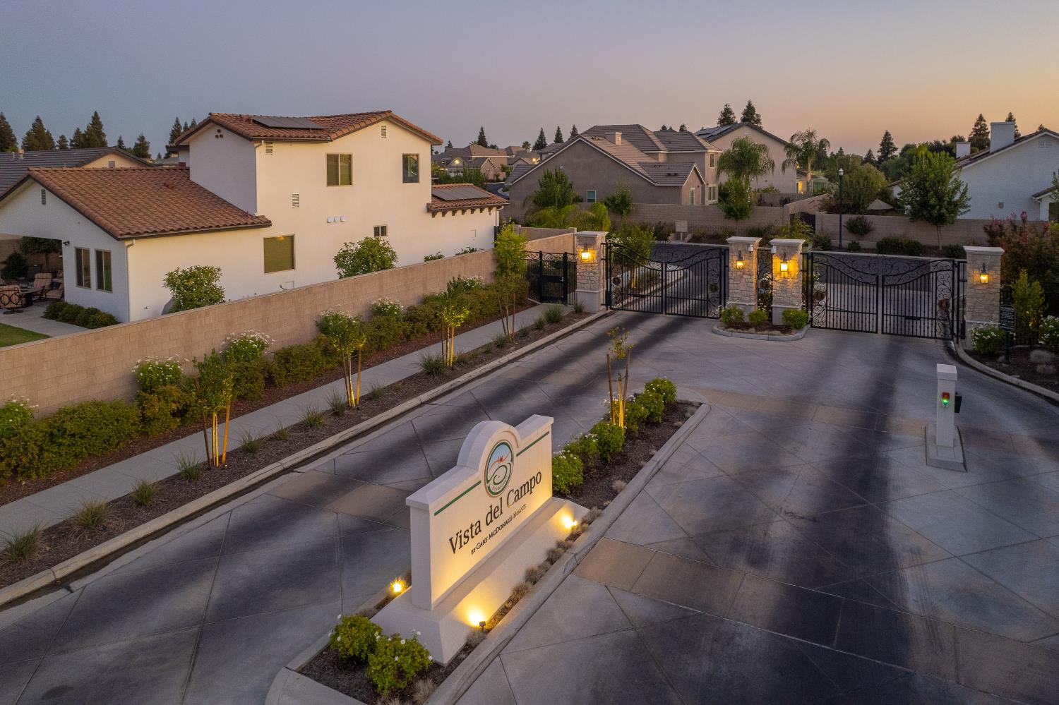 11739 N Turf Dr, Fresno, CA 93730