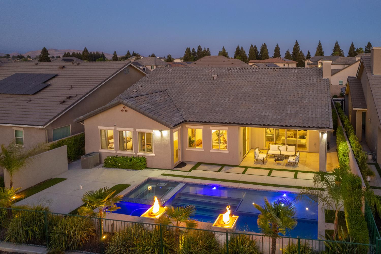 11739 N Turf Dr, Fresno, CA 93730